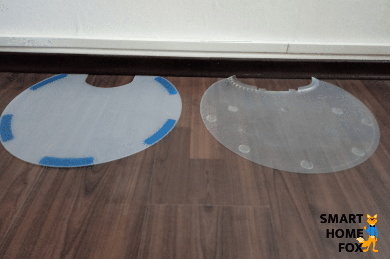 Wasserfeste Untersetzer des Roborock S6 und des S6 MaxV liegen nebeneinander auf dem Boden